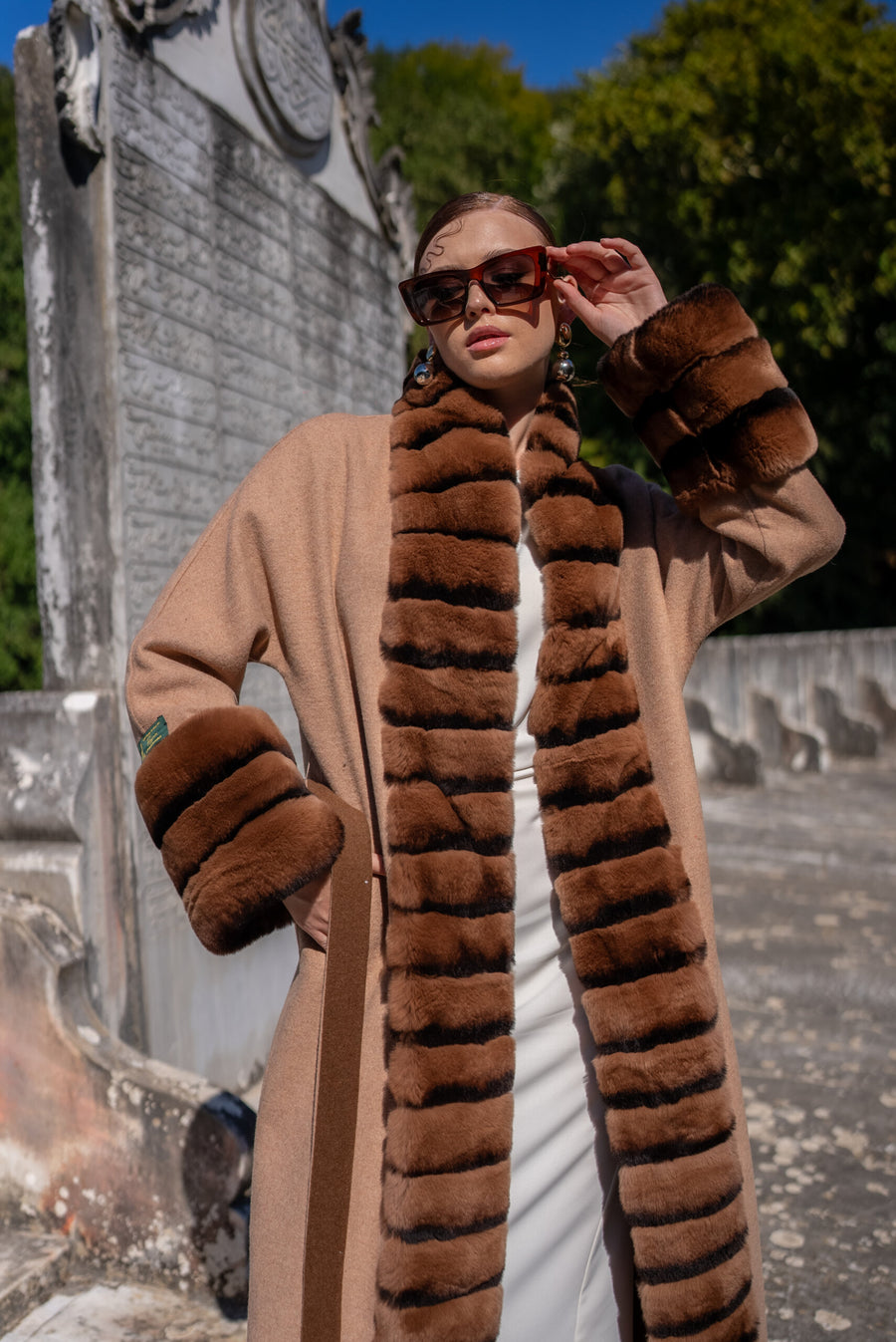 The New Name of Winter Elegance: Fur-Trimmed Alpaca Abaya -9486-