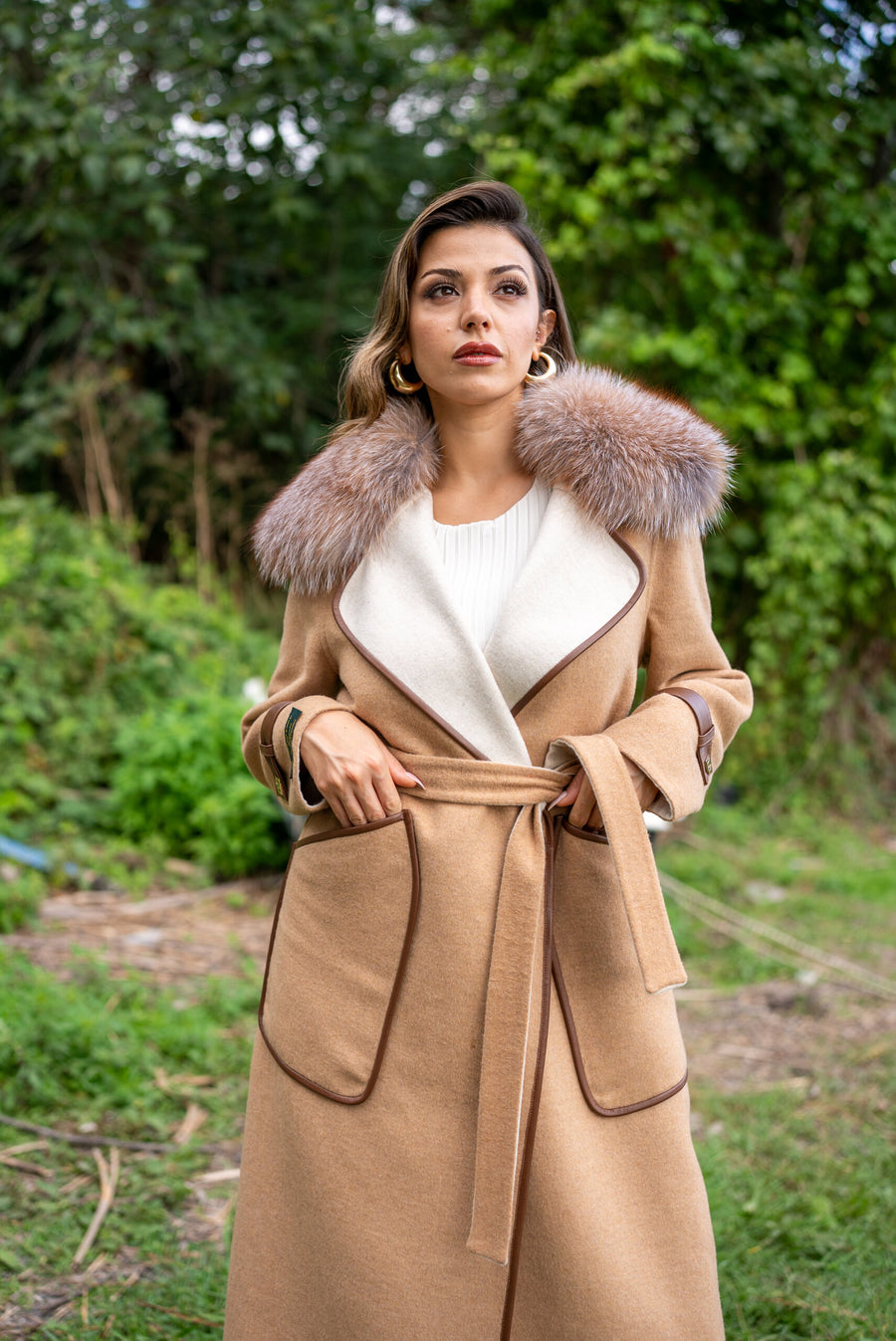 Elegant Design with Alpaca Lama Wool, Fox Fur Collar, and Leather Details -9432-