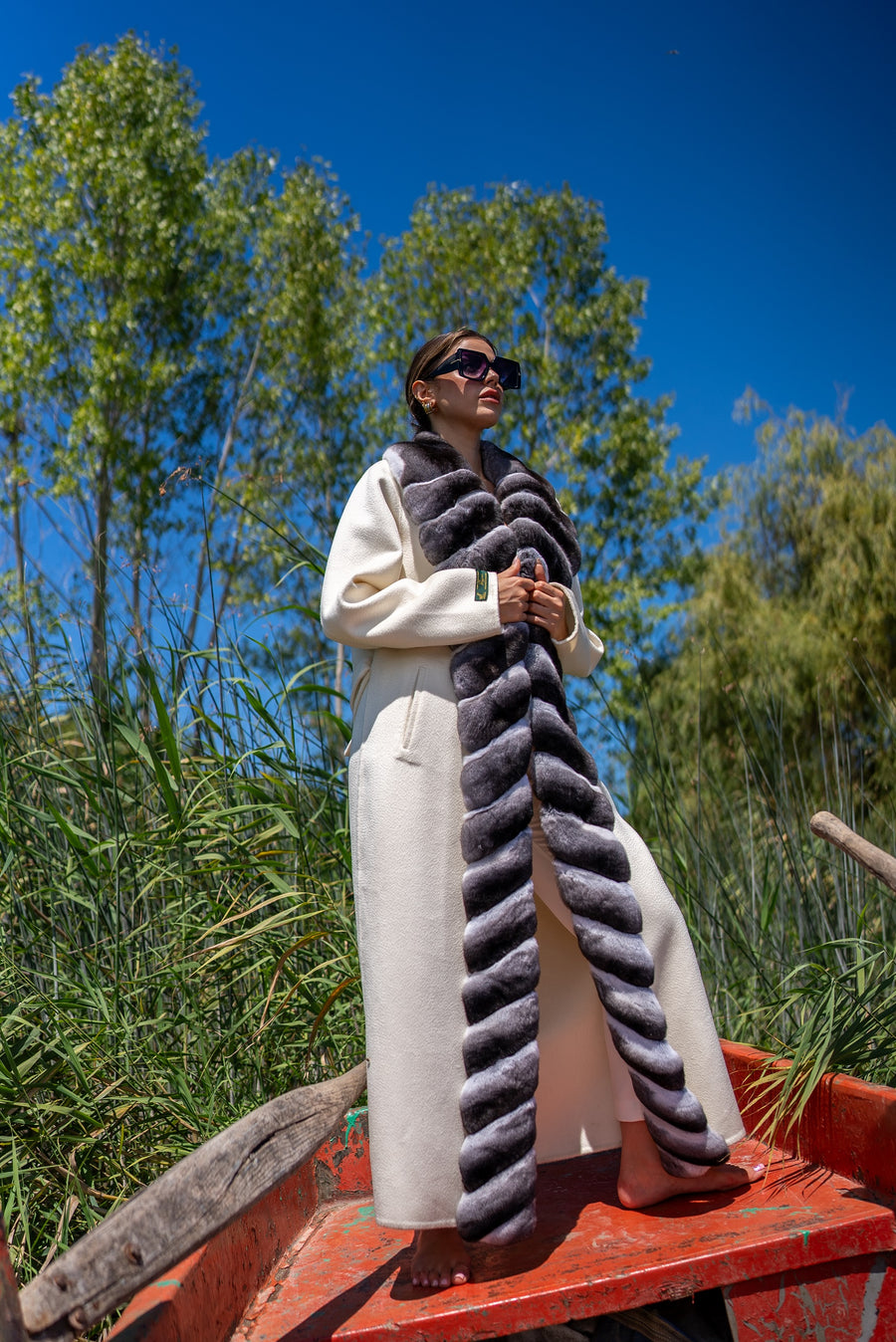 Elegant Design with Alpaca Lama Wool and Full Chinchilla Fur Front -9423-