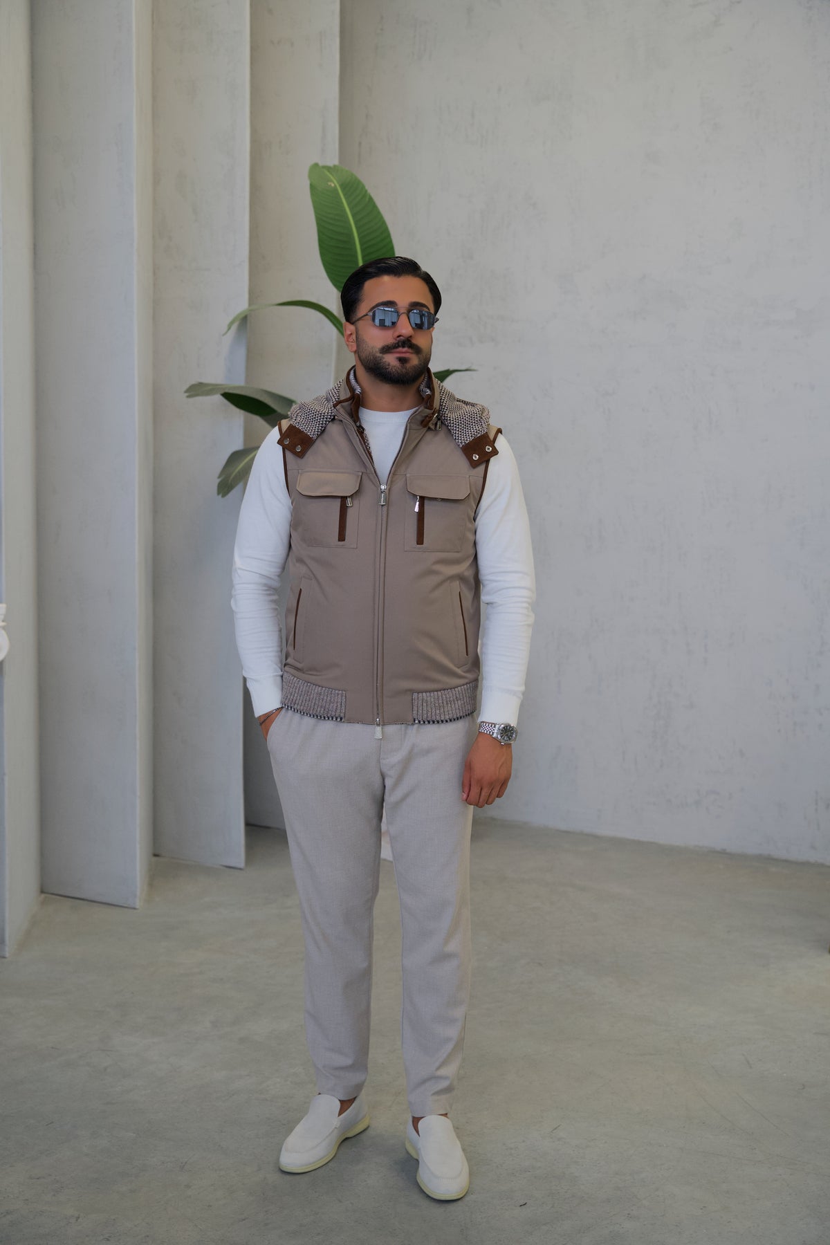Stylish Men's Vest, Waterproof Fabric and Knitted Inner Lining