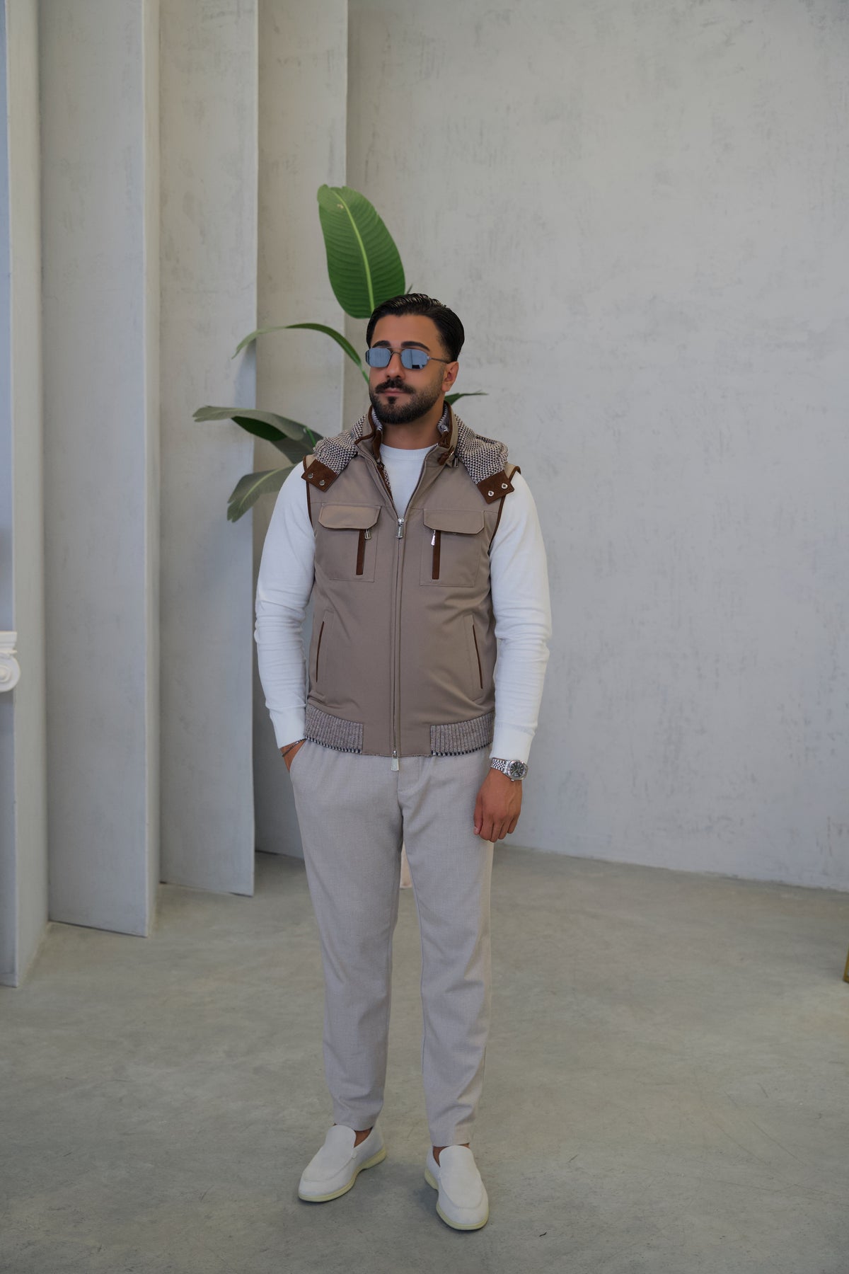 Stylish Men's Vest, Waterproof Fabric and Knitted Inner Lining