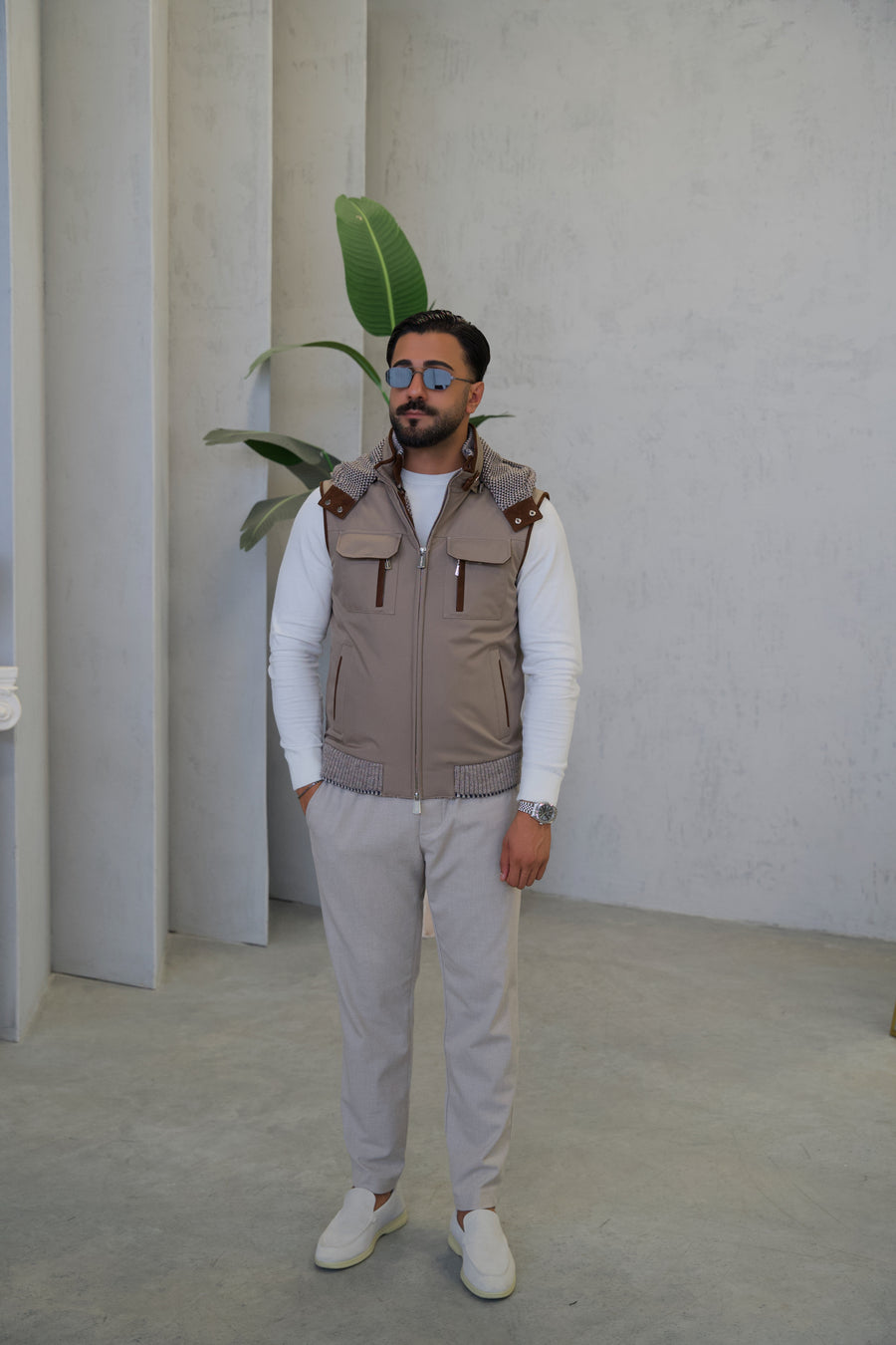 Stylish Men's Vest, Waterproof Fabric and Knitted Inner Lining