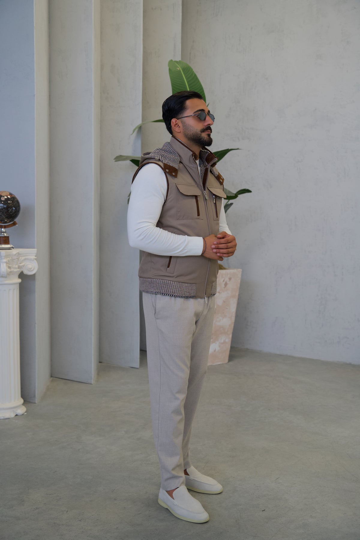 Stylish Men's Vest, Waterproof Fabric and Knitted Inner Lining