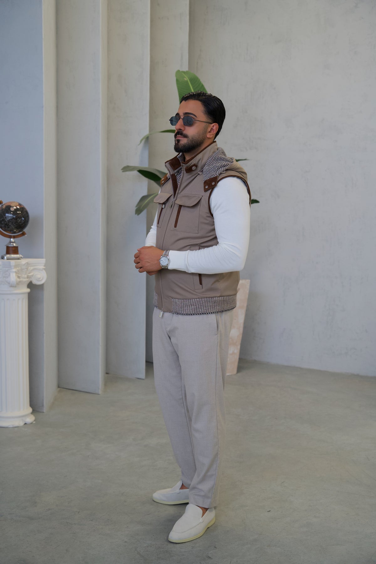 Stylish Men's Vest, Waterproof Fabric and Knitted Inner Lining