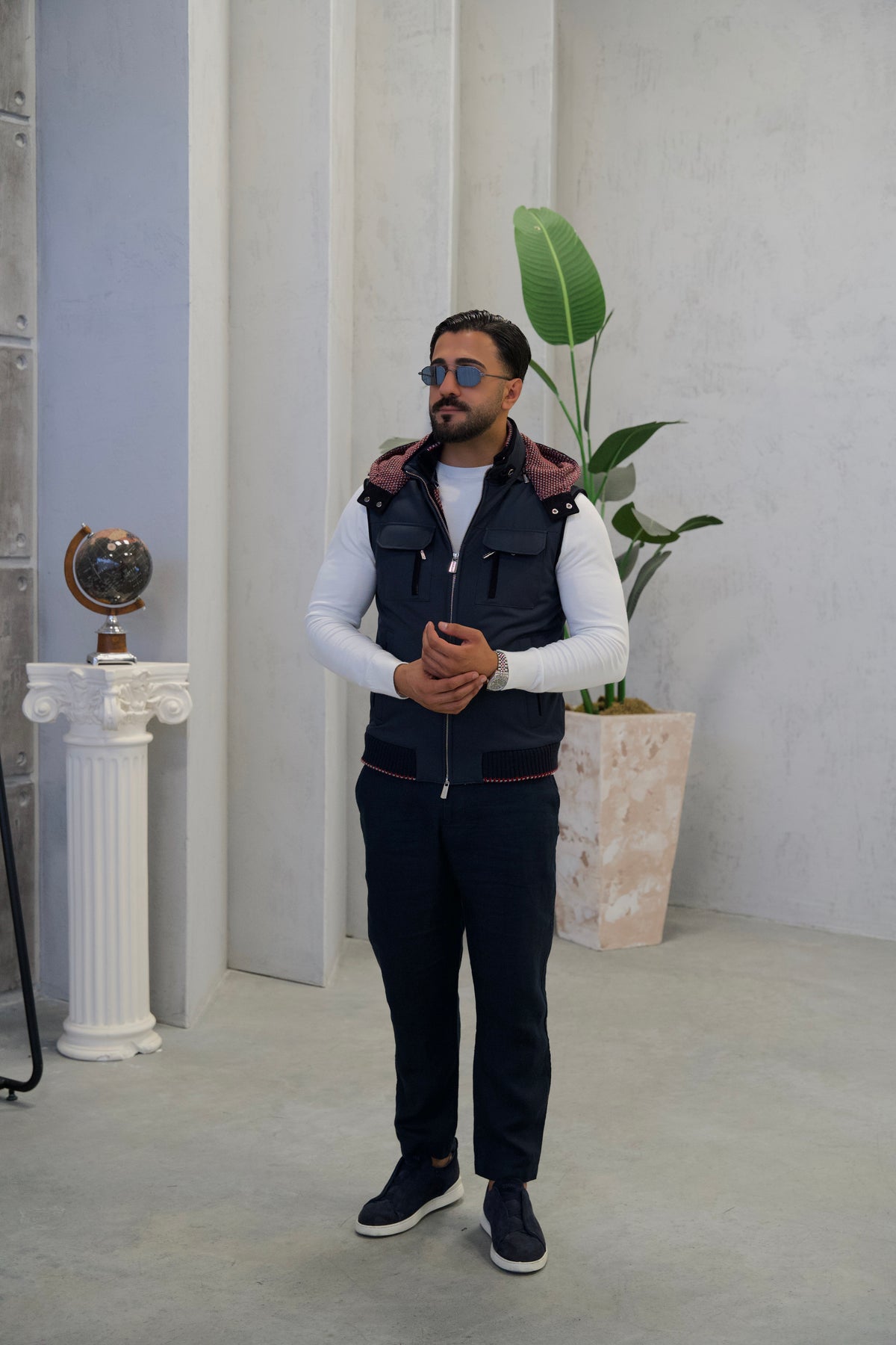 Stylish Men's Vest, Waterproof Fabric and Knitted Inner Lining