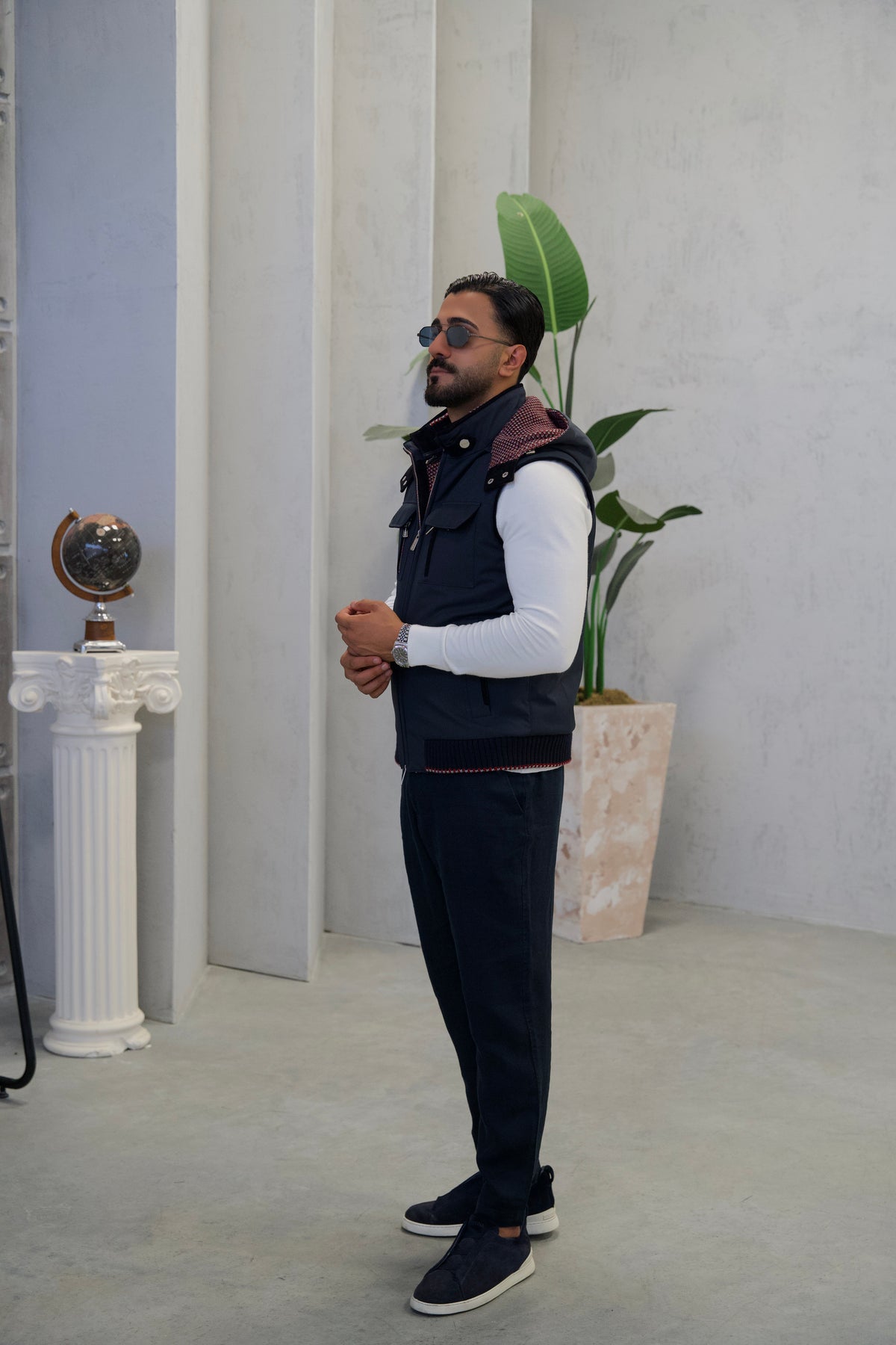 Stylish Men's Vest, Waterproof Fabric and Knitted Inner Lining
