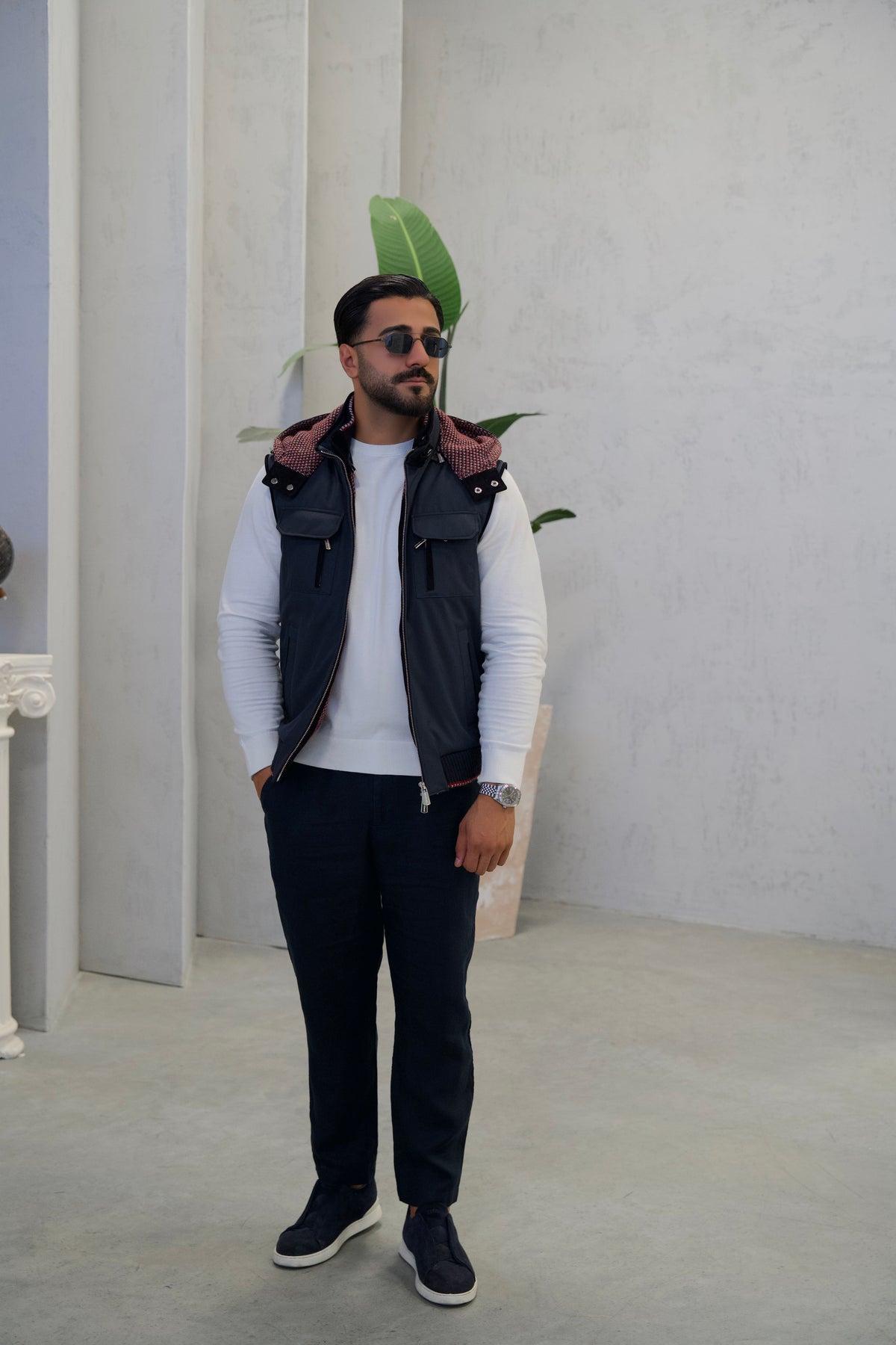 Stylish Men's Vest, Waterproof Fabric and Knitted Inner Lining