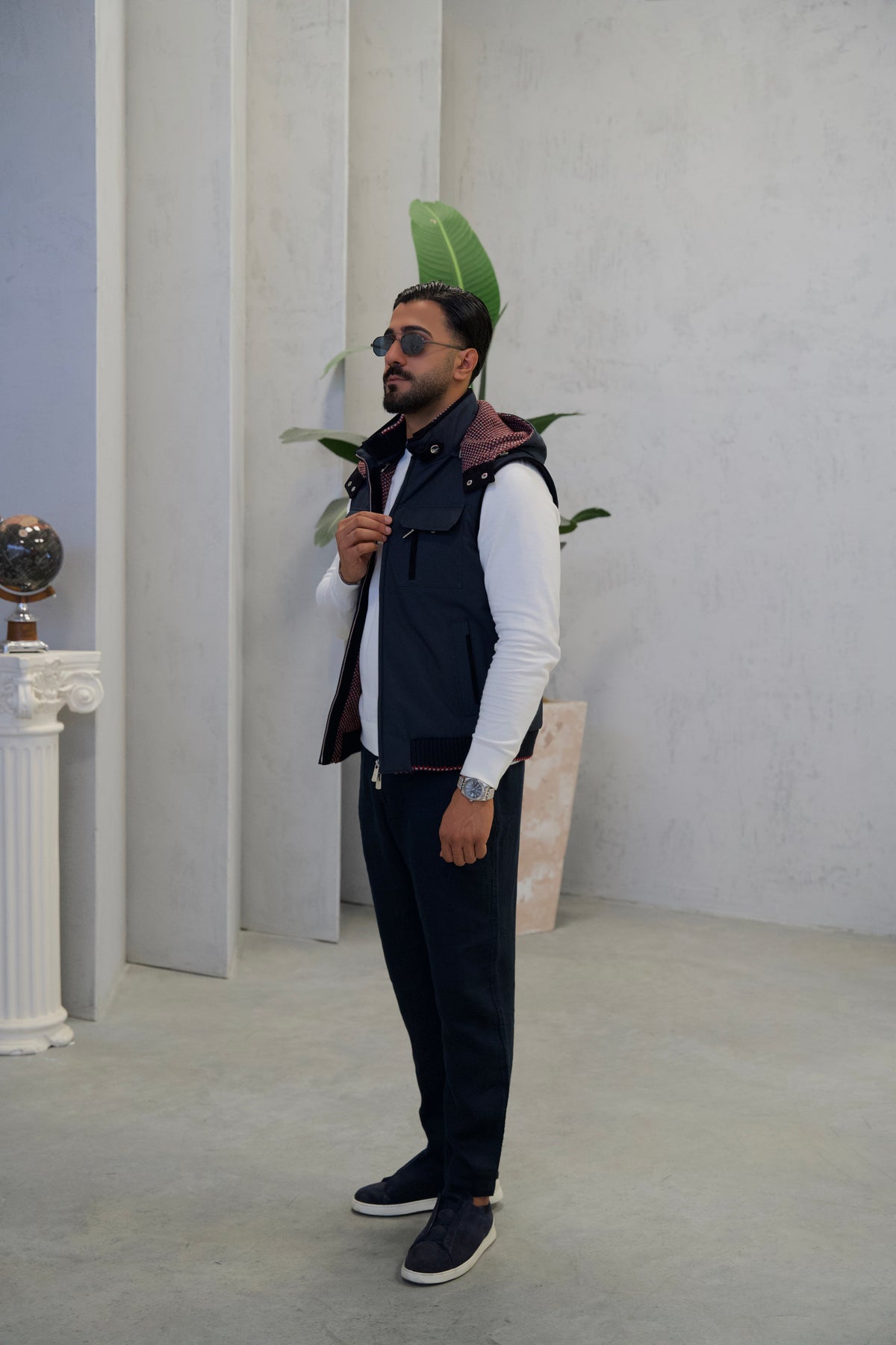 Stylish Men's Vest, Waterproof Fabric and Knitted Inner Lining