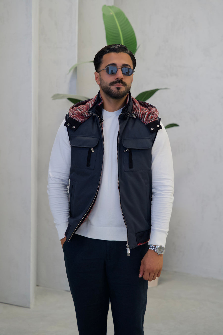 Stylish Men's Vest, Waterproof Fabric and Knitted Inner Lining