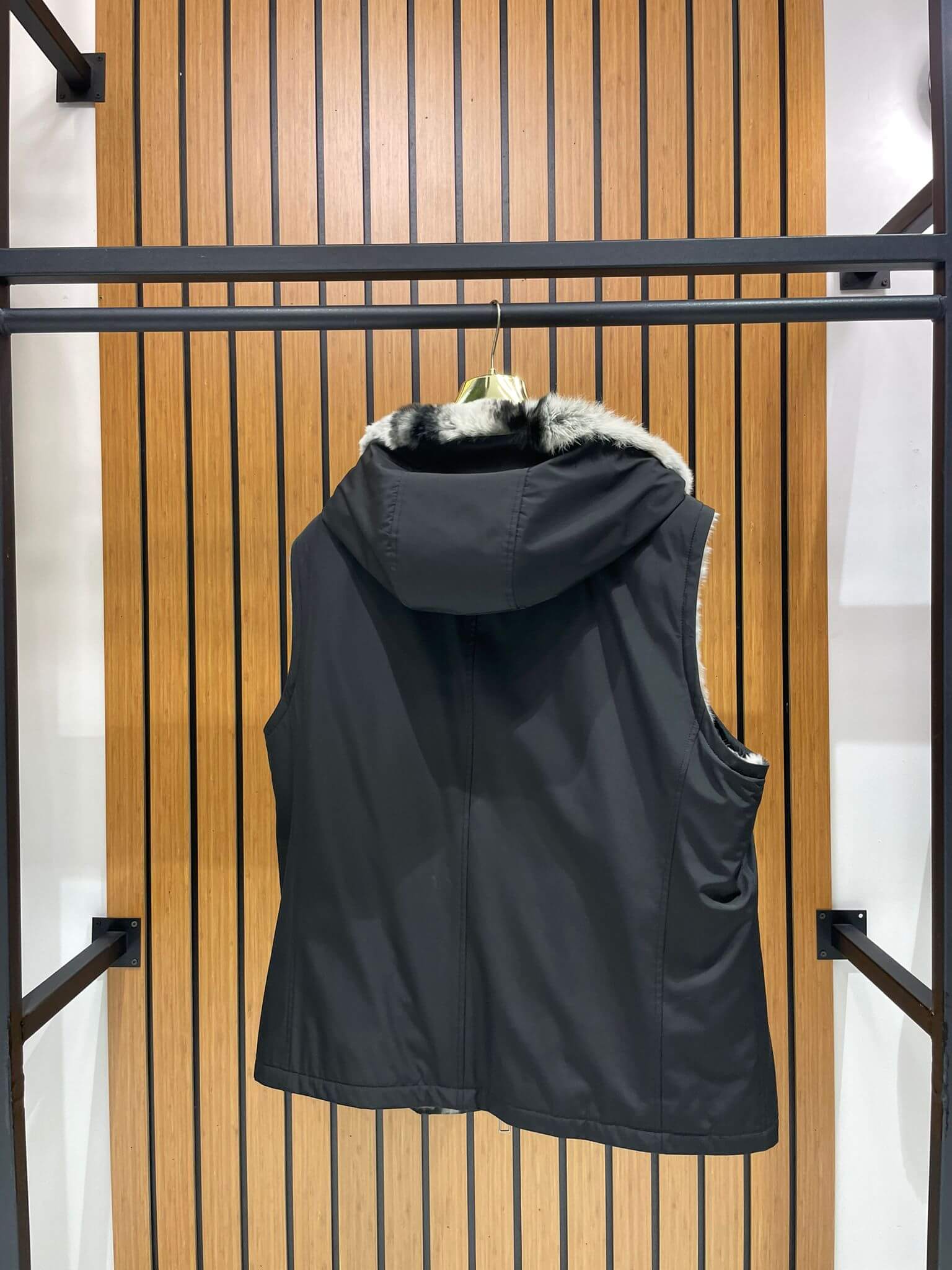 Men’s Hooded Waterproof Vest with Fur Lining M-283