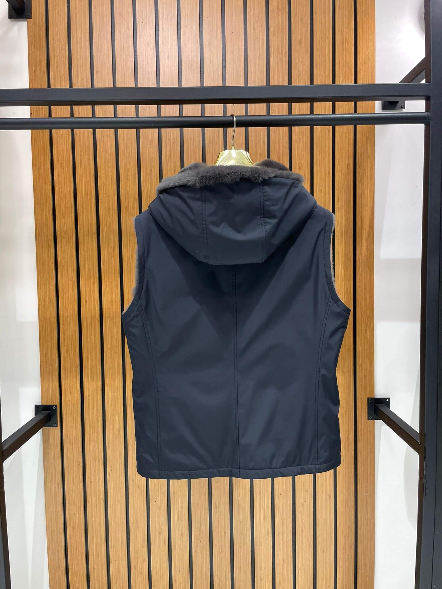 Men’s Hooded Waterproof Vest with Fur Lining M-283