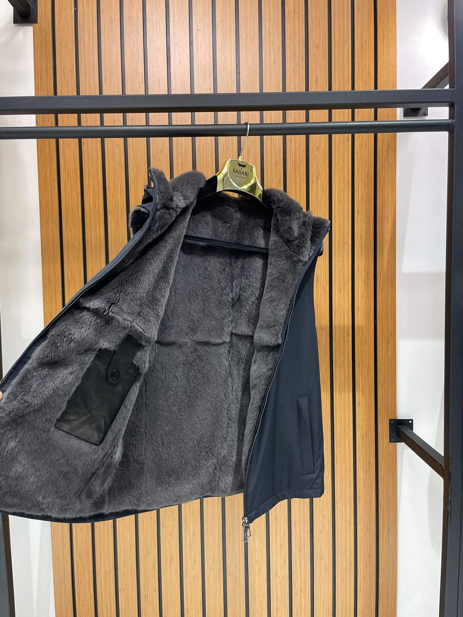 Men’s Hooded Waterproof Vest with Fur Lining M-283