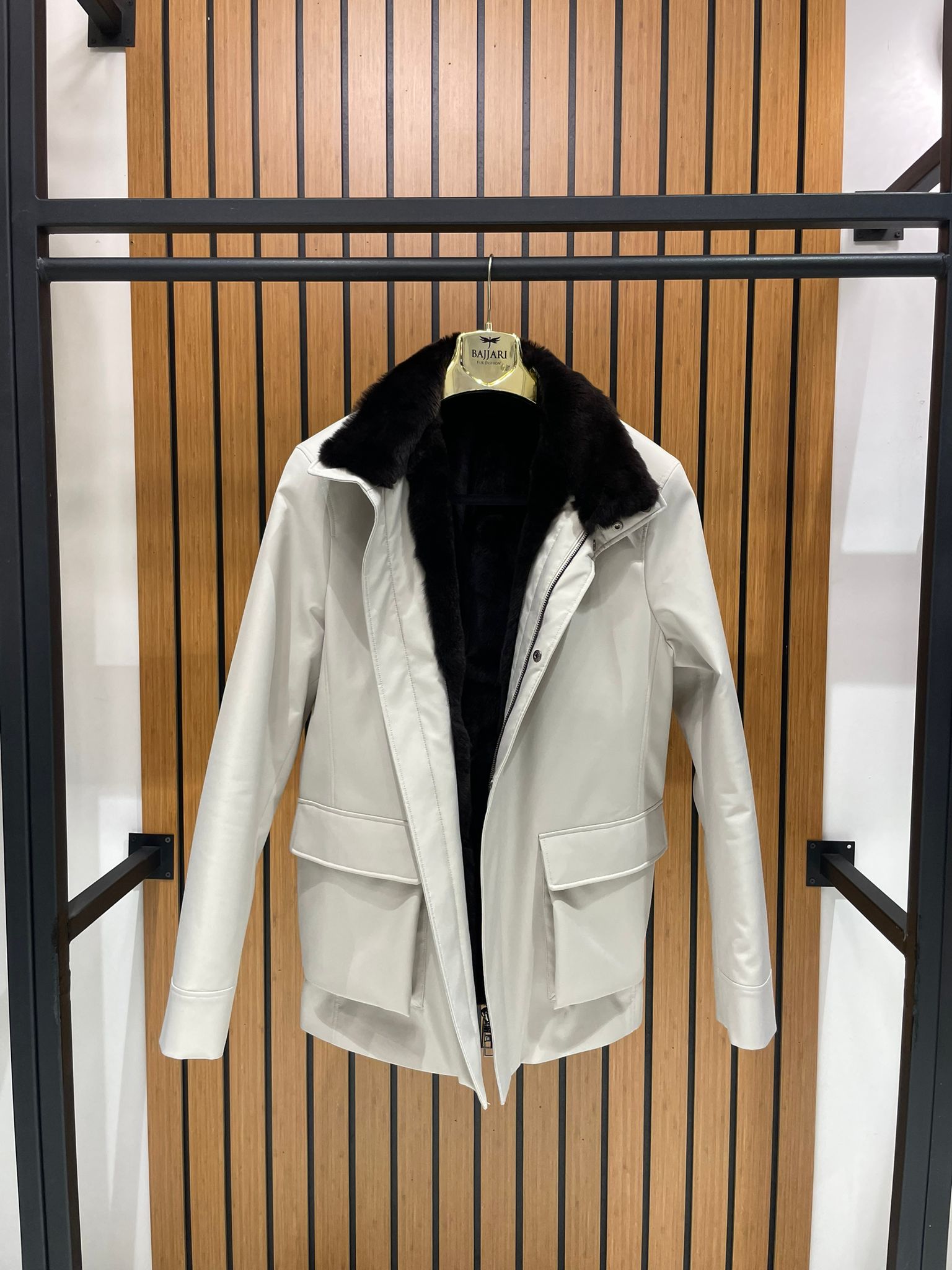 Men’s Jacket with Fur-Lined Interior, Detachable Collar, and Waterproof Fabric M-903