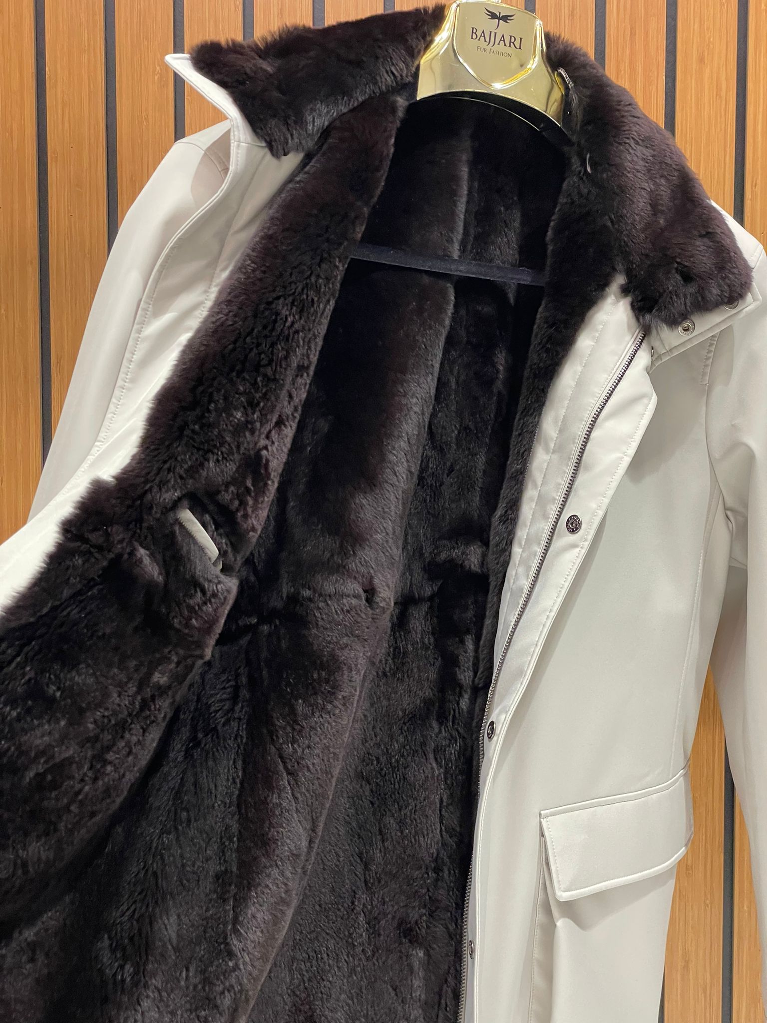 Men’s Jacket with Fur-Lined Interior, Detachable Collar, and Waterproof Fabric M-903