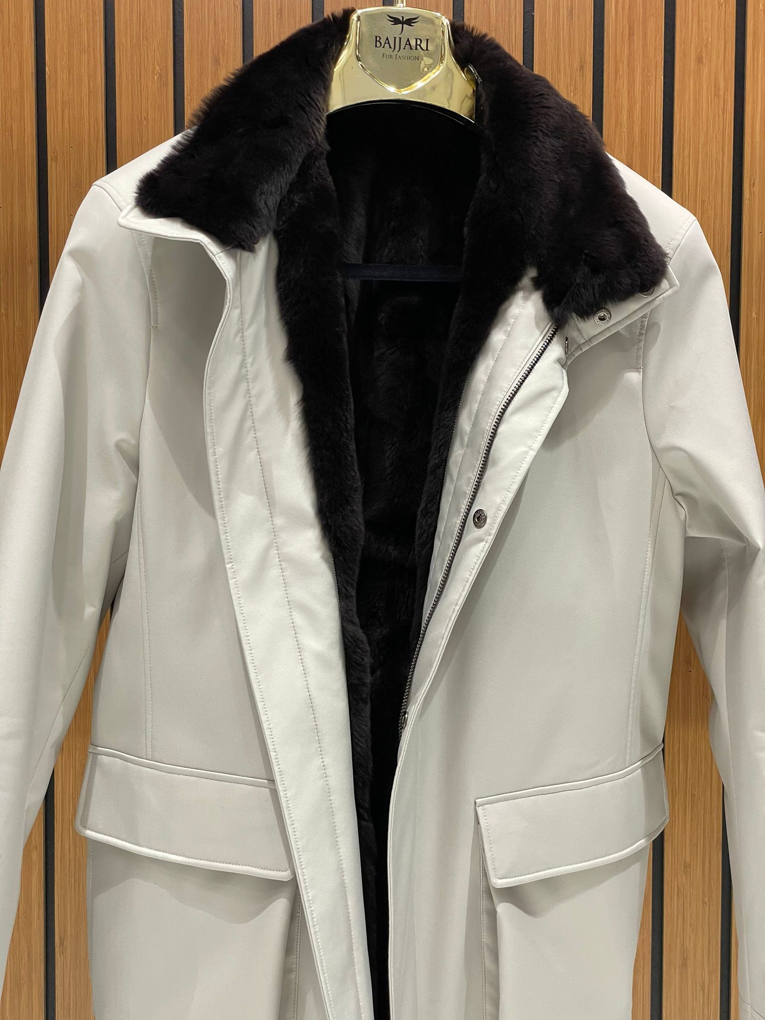 Men’s Jacket with Fur-Lined Interior, Detachable Collar, and Waterproof Fabric M-903