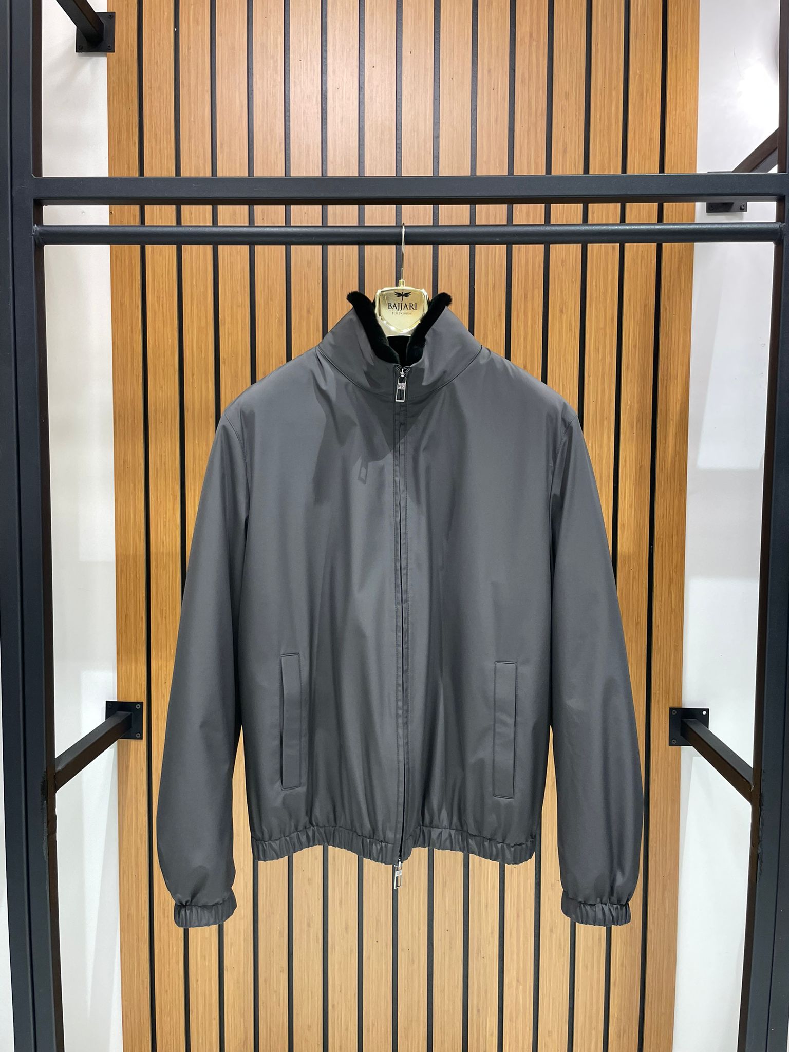 Men’s Jacket with Fur-Lined Interior and Waterproof Fabric M-936