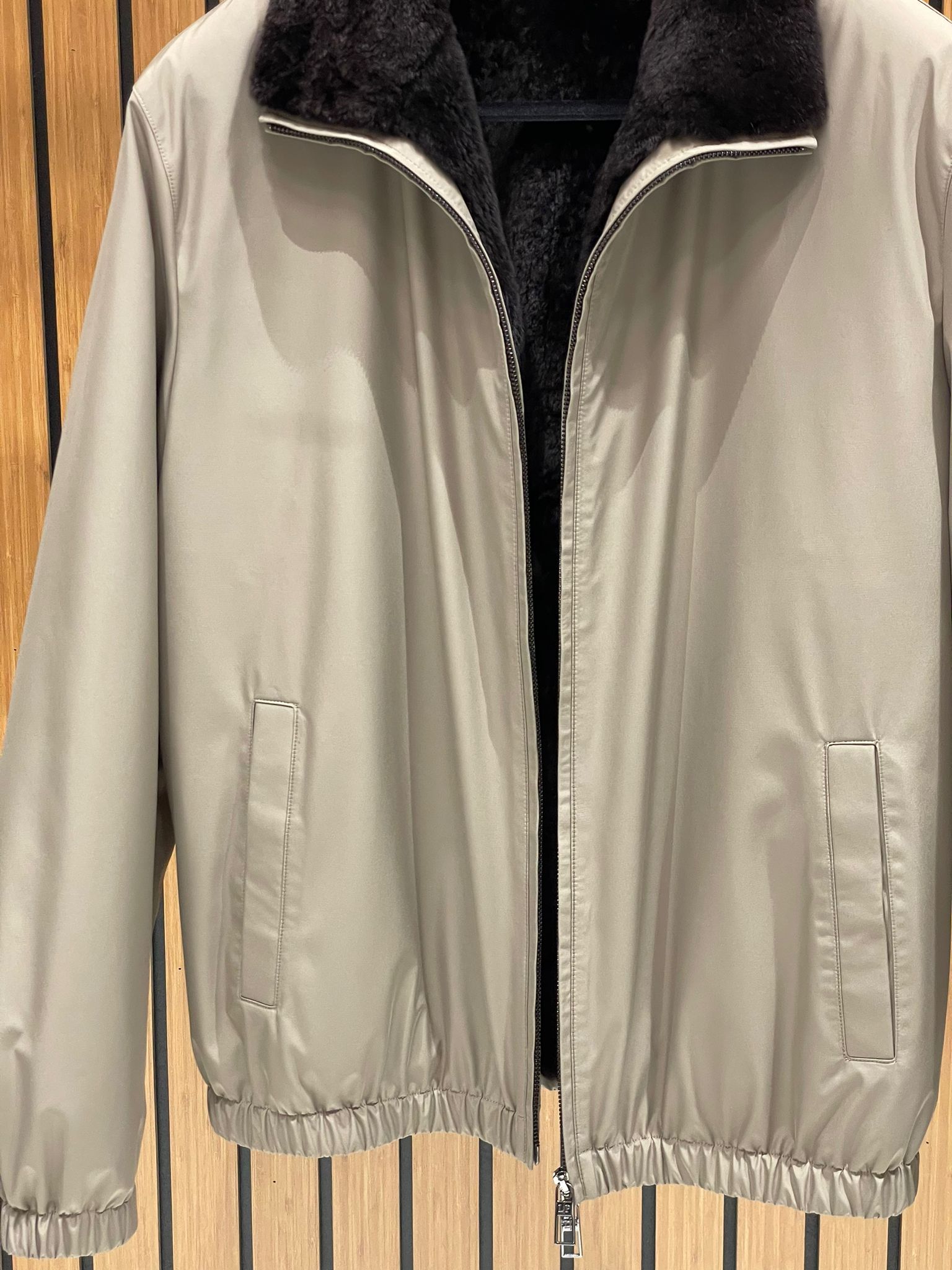Men’s Jacket with Fur-Lined Interior and Waterproof Fabric M-936