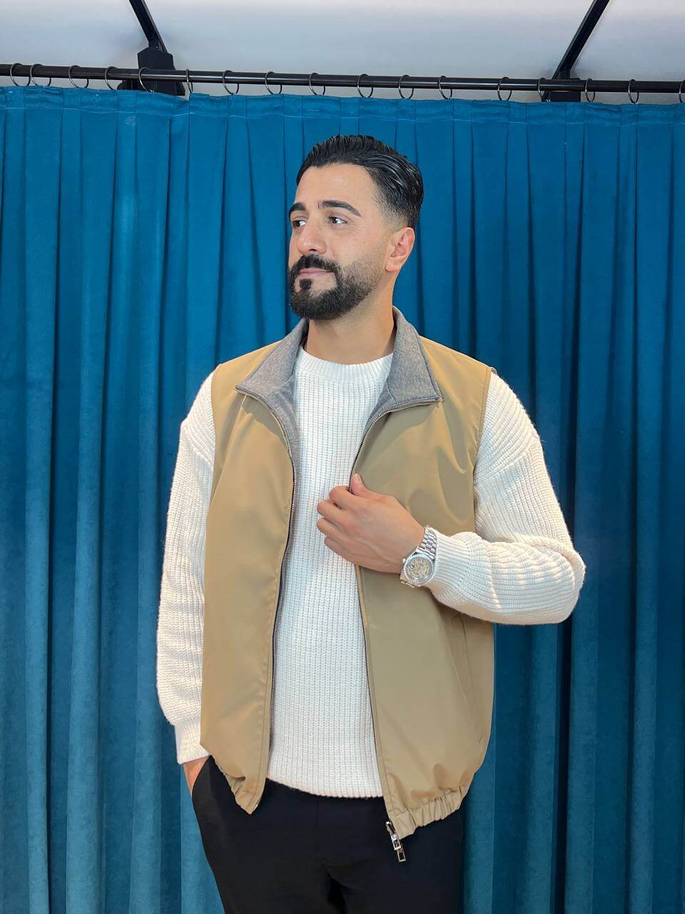 Reversible Waterproof Men’s Vest: Style and Function Combined -M938-