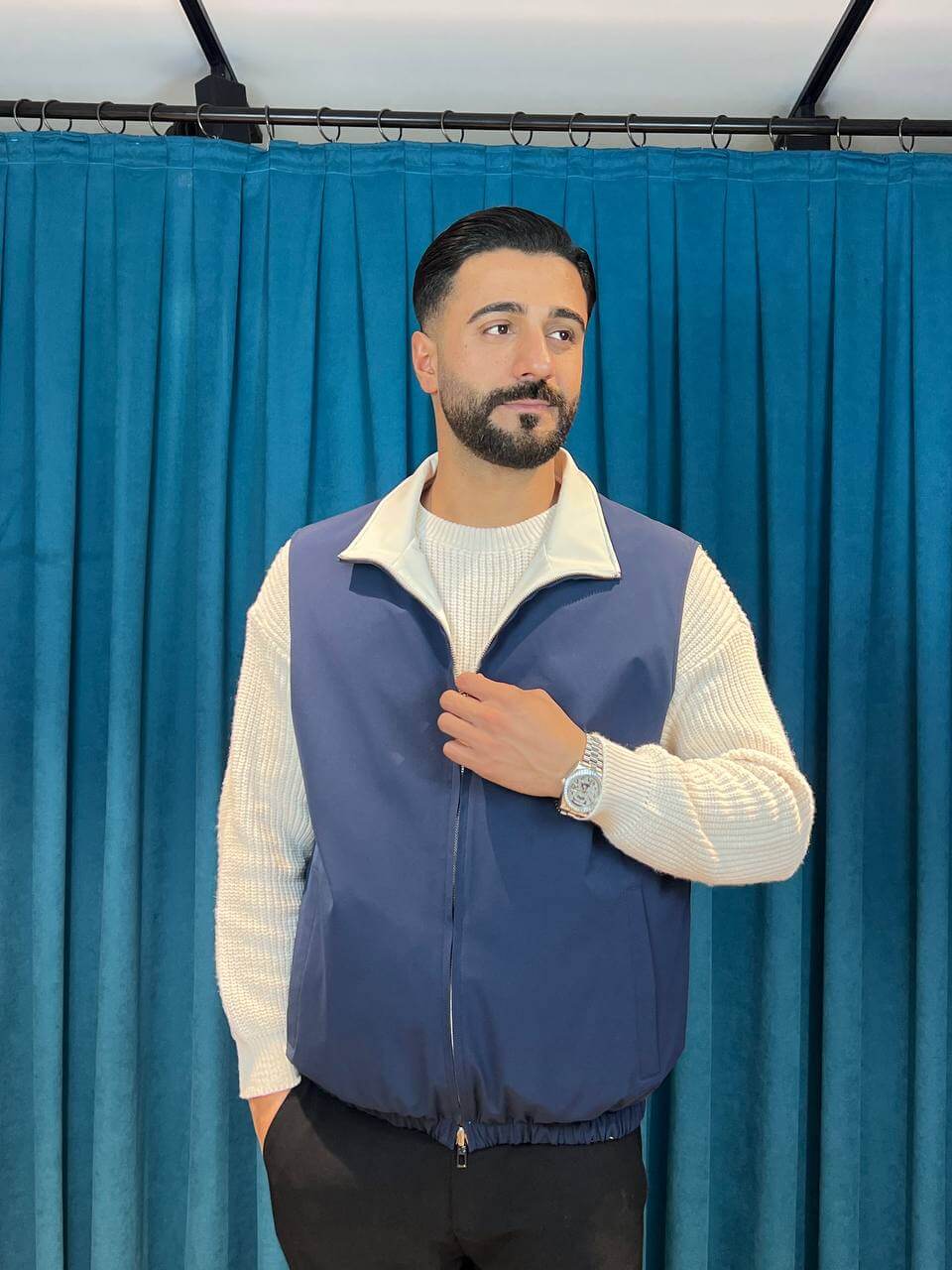 Reversible Waterproof Men’s Vest: Style and Function Combined -M938-