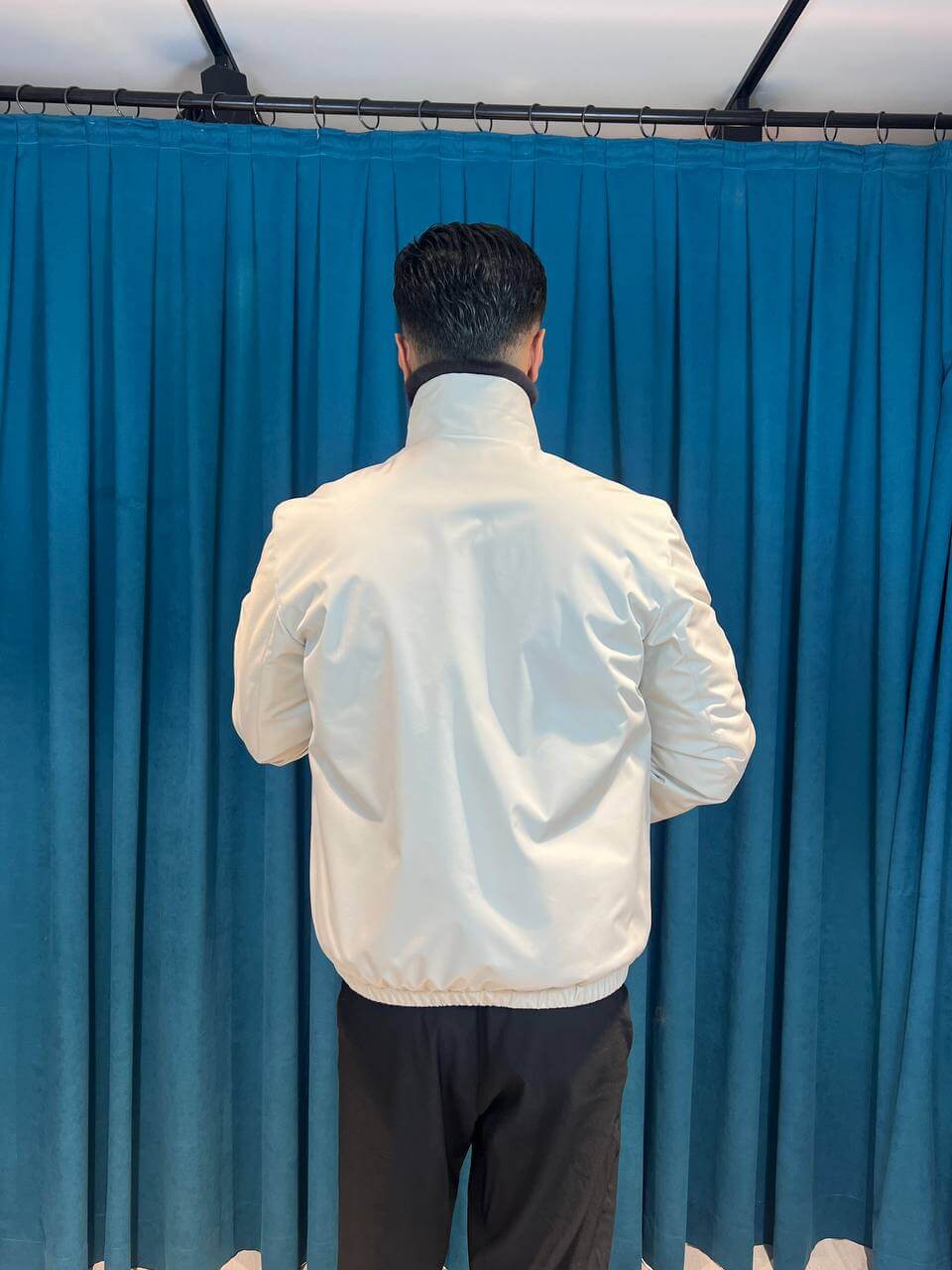 Men’s Jacket with Fur-Lined Interior and Waterproof Fabric M-936