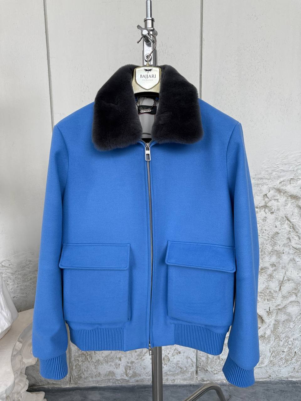 Luxury Touch: Cashmere Jacket with Rabbit Fur Collar