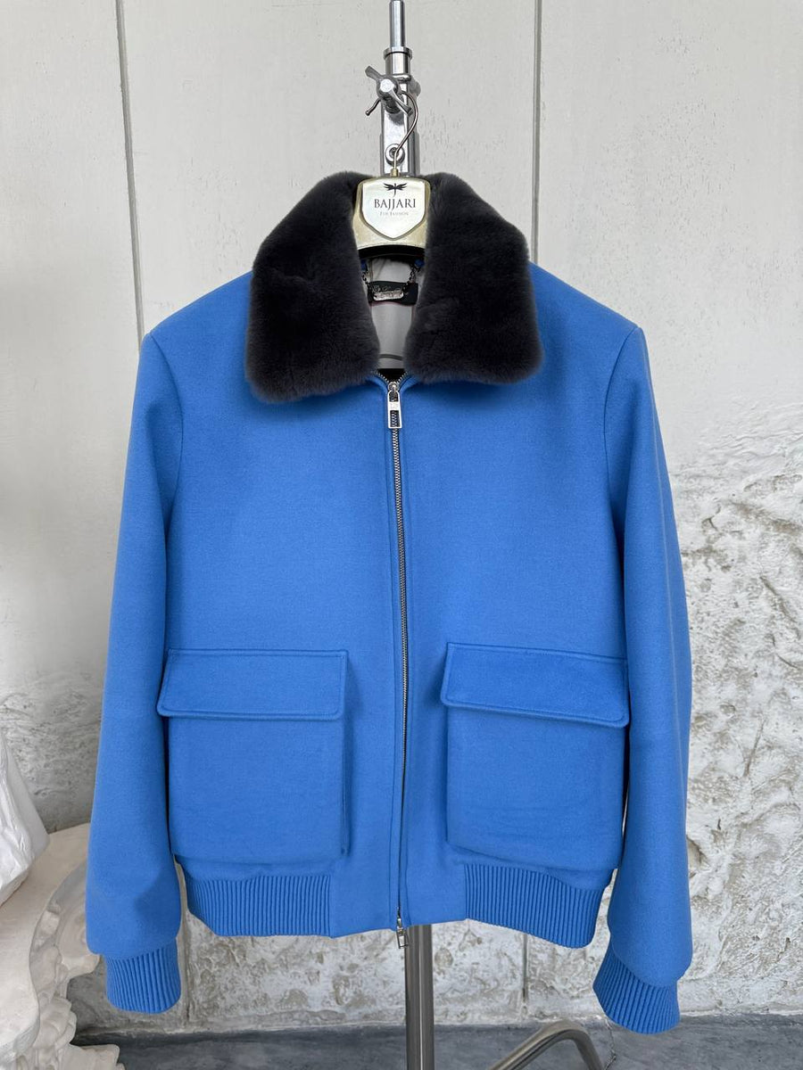 Luxury Touch: Cashmere Jacket with Rabbit Fur Collar
