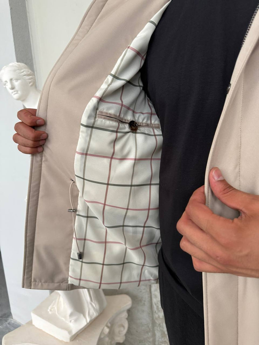 Lightweight Jacket with Four Pockets and Detachable Collar