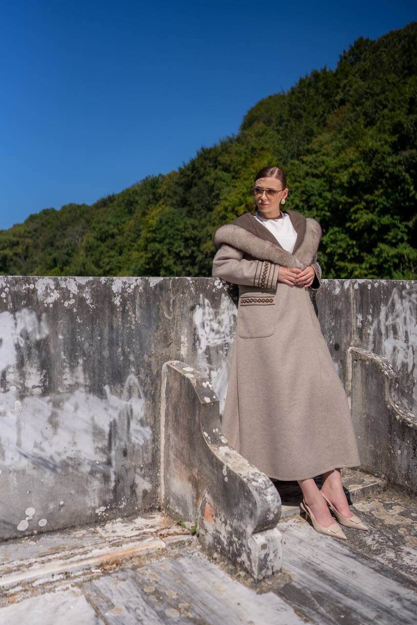 Luxury Alpaca Wool Abaya with Fox Fur