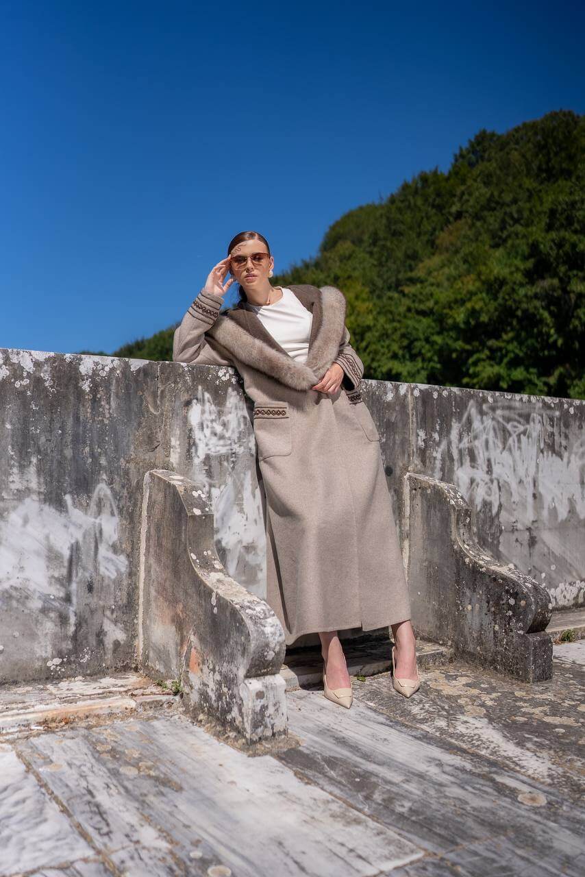Luxury Alpaca Wool Abaya with Fox Fur