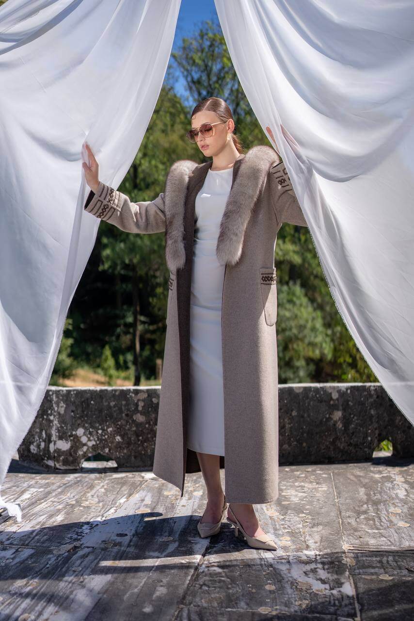 Luxury Alpaca Wool Abaya with Fox Fur