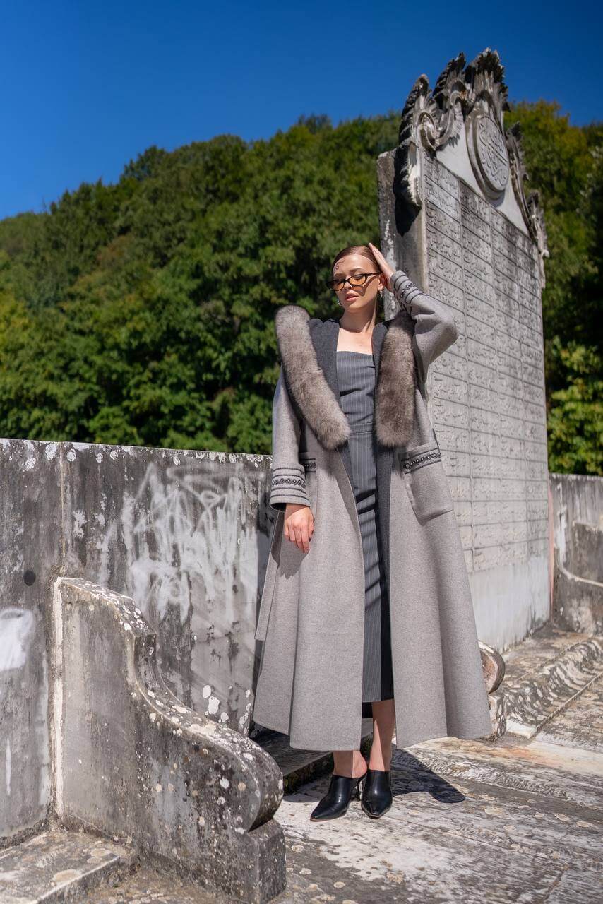 Luxury Alpaca Wool Abaya with Fox Fur