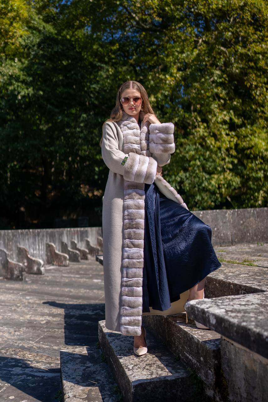 The New Name of Winter Elegance: Fur-Trimmed Alpaca Abaya-9486-