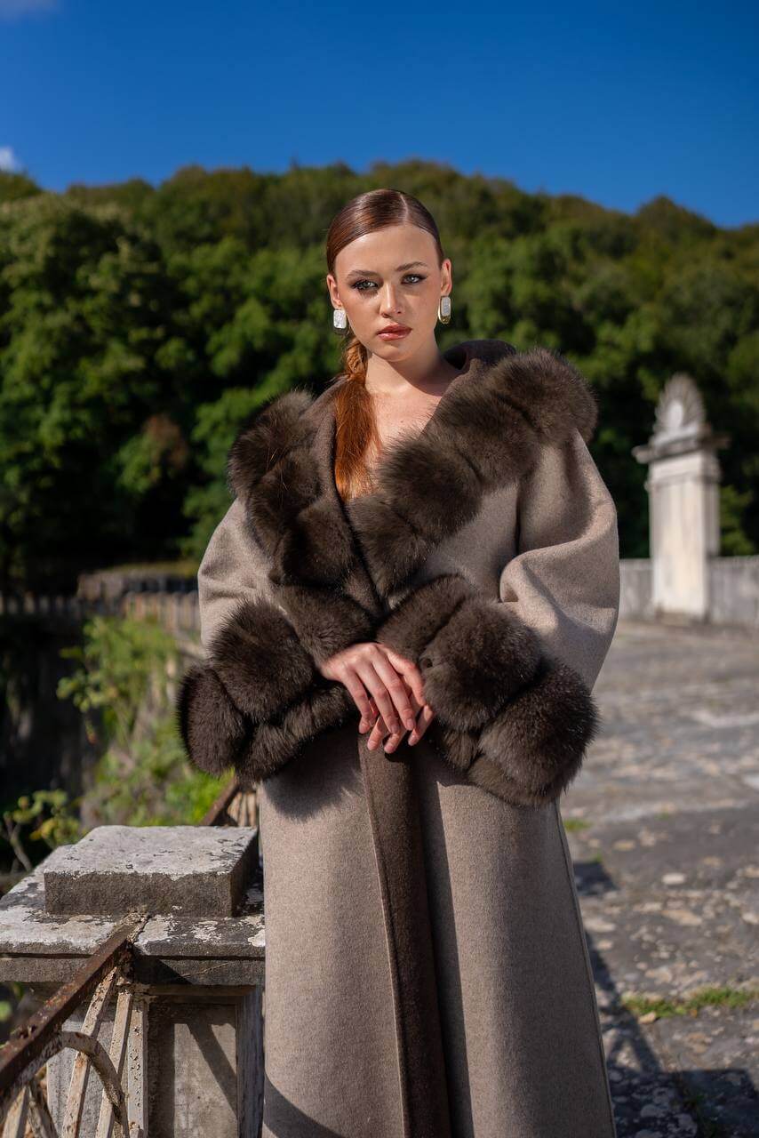 Luxurious Abaya with Alpaca Wool and Fox Fur Details-9021-