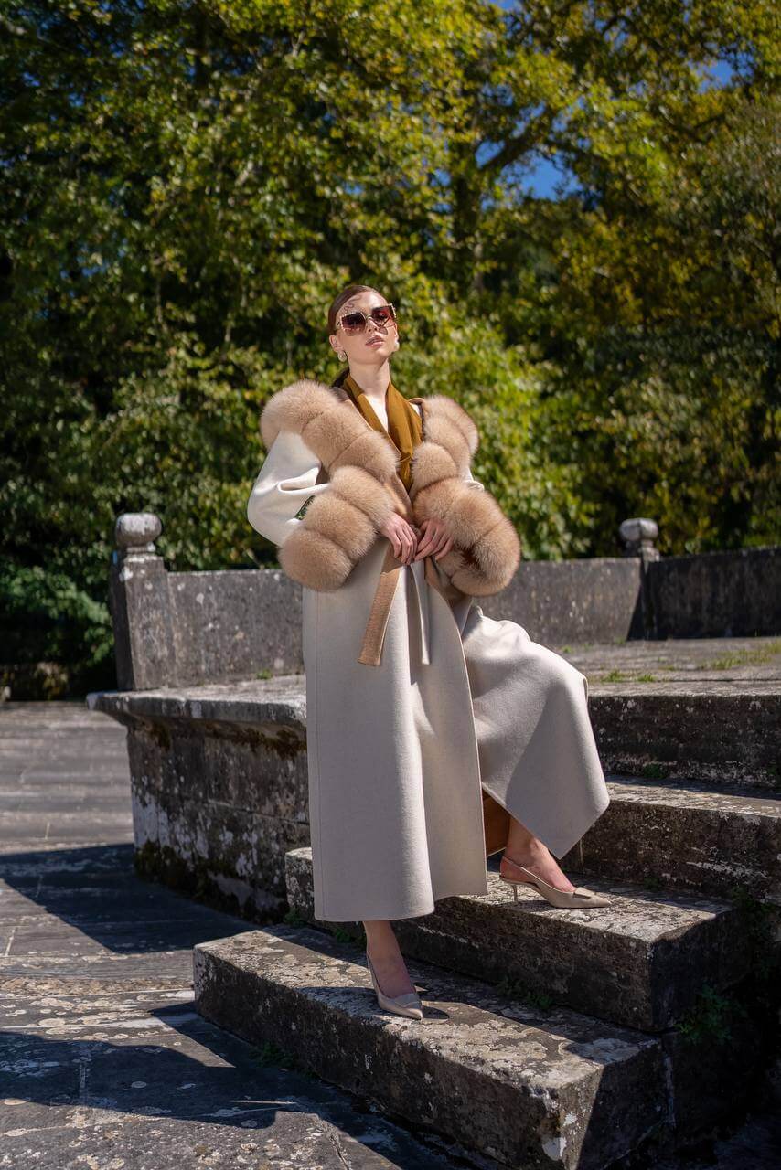 Luxurious Abaya with Alpaca Wool and Fox Fur Details-9021-