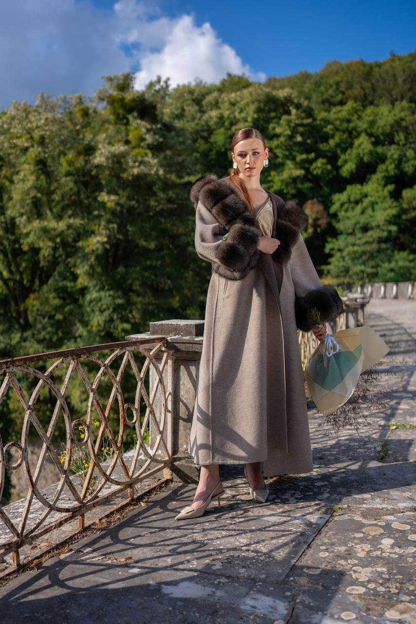 Luxurious Abaya with Alpaca Wool and Fox Fur Details-9021-