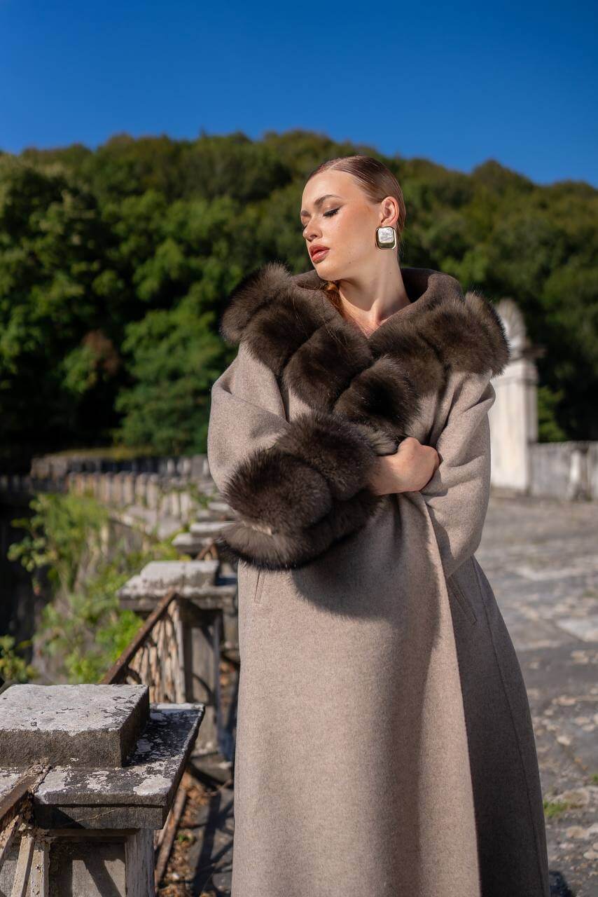 Luxurious Abaya with Alpaca Wool and Fox Fur Details-9021-