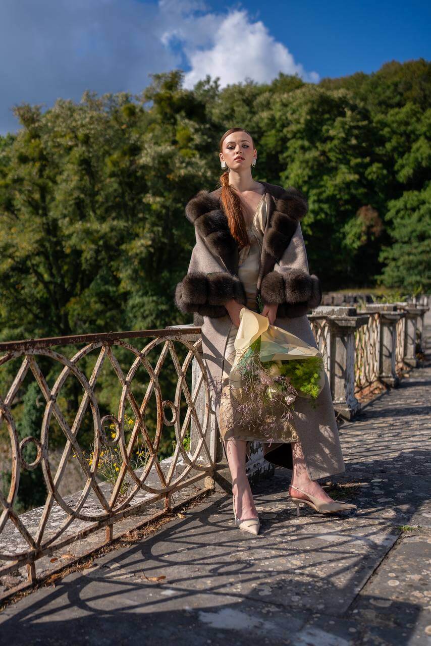 Luxurious Abaya with Alpaca Wool and Fox Fur Details-9021-