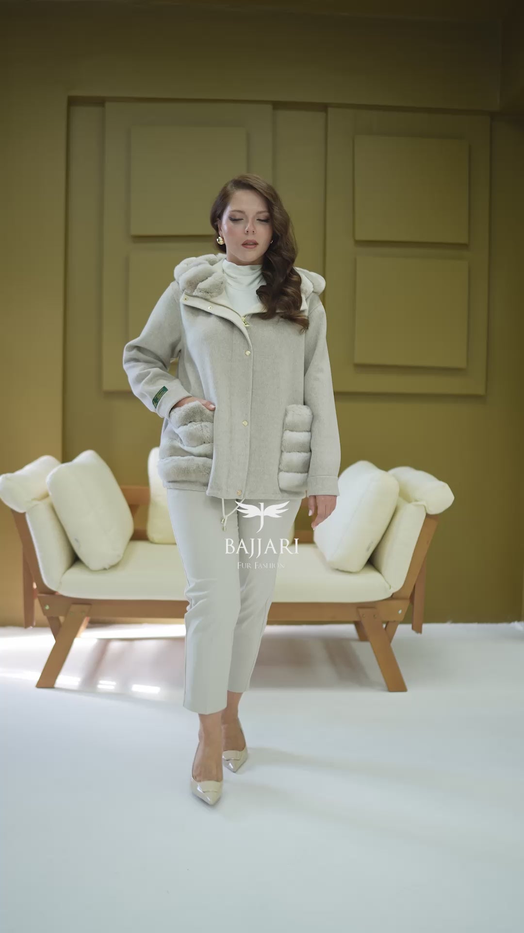 Hooded Alpaca Fabric Shorts Model with Rabbit Fur Details and Pockets -9449-