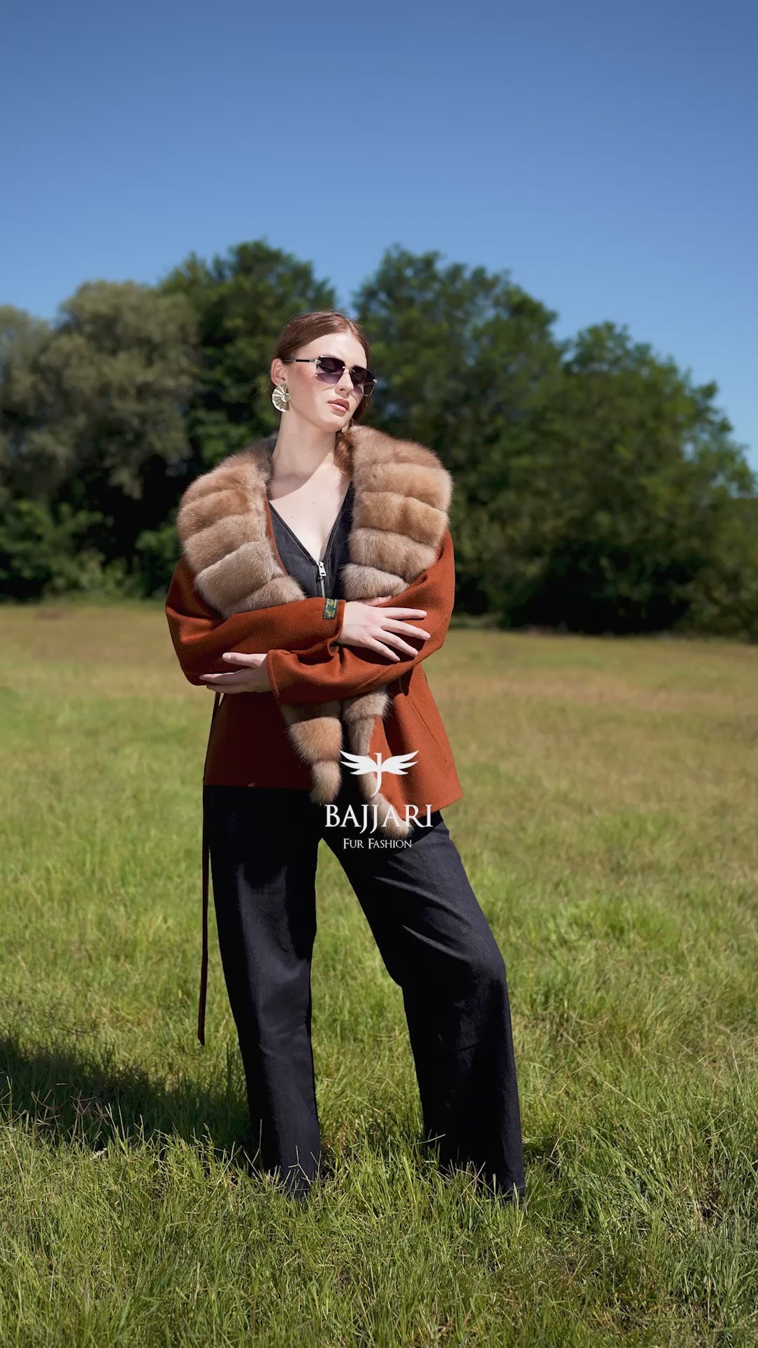 Short Jacket with Sable Fur Details in Alpaca Wool -9428-
