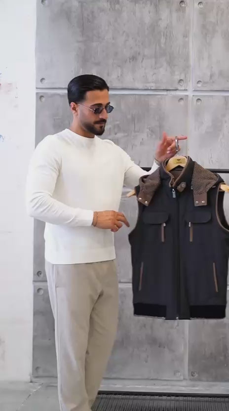 Stylish Men's Vest, Waterproof Fabric and Knitted Inner Lining