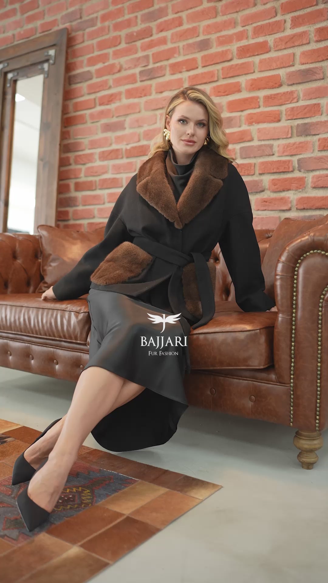 Special Design Coat with Alpaca Lama Fabric and Mink Fur Details -1400-