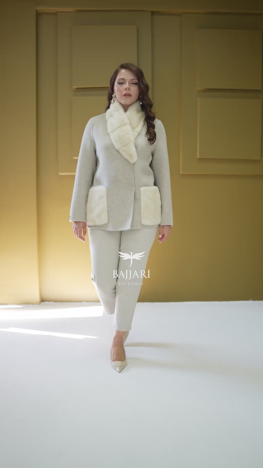 Elegant Harmony of Alpaca Fabric & Mink Fur -9561-