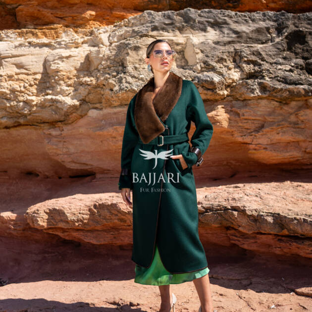 Exquisite Alpaca Design Adorned with Mink Fur and Leather Trim -9502-