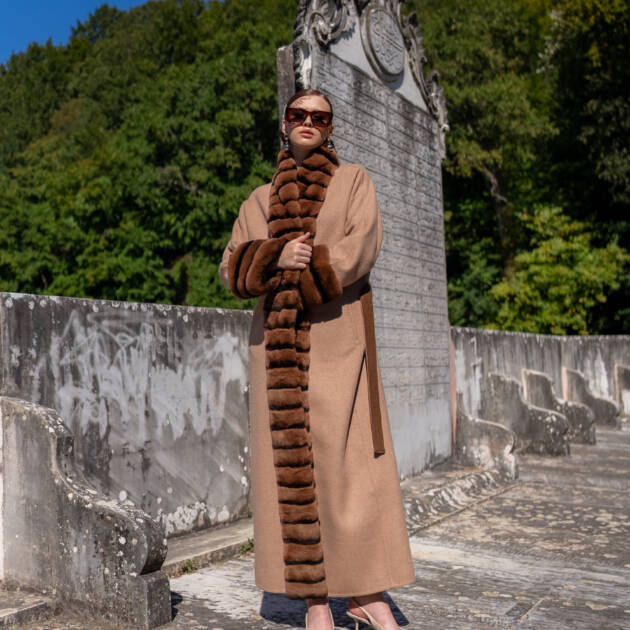 The New Name of Winter Elegance: Fur-Trimmed Alpaca Abaya -9486-