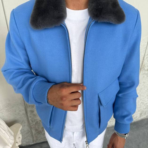 Luxury Touch: Cashmere Jacket with Rabbit Fur Collar